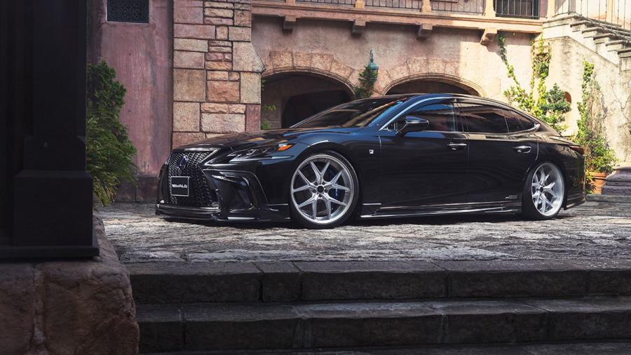  Lexus LS500h AWD Executive Line by Wald 2018 года  (фото 8 из 18)